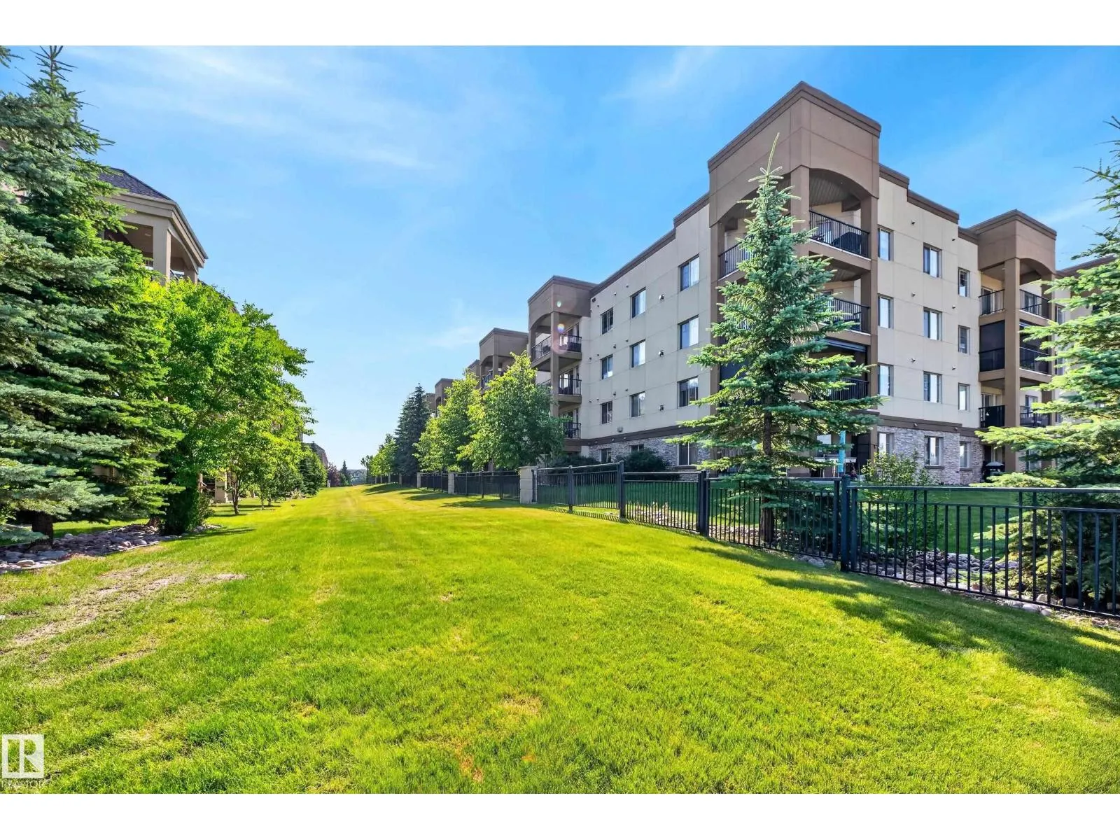 #425 400 PALISADES WY