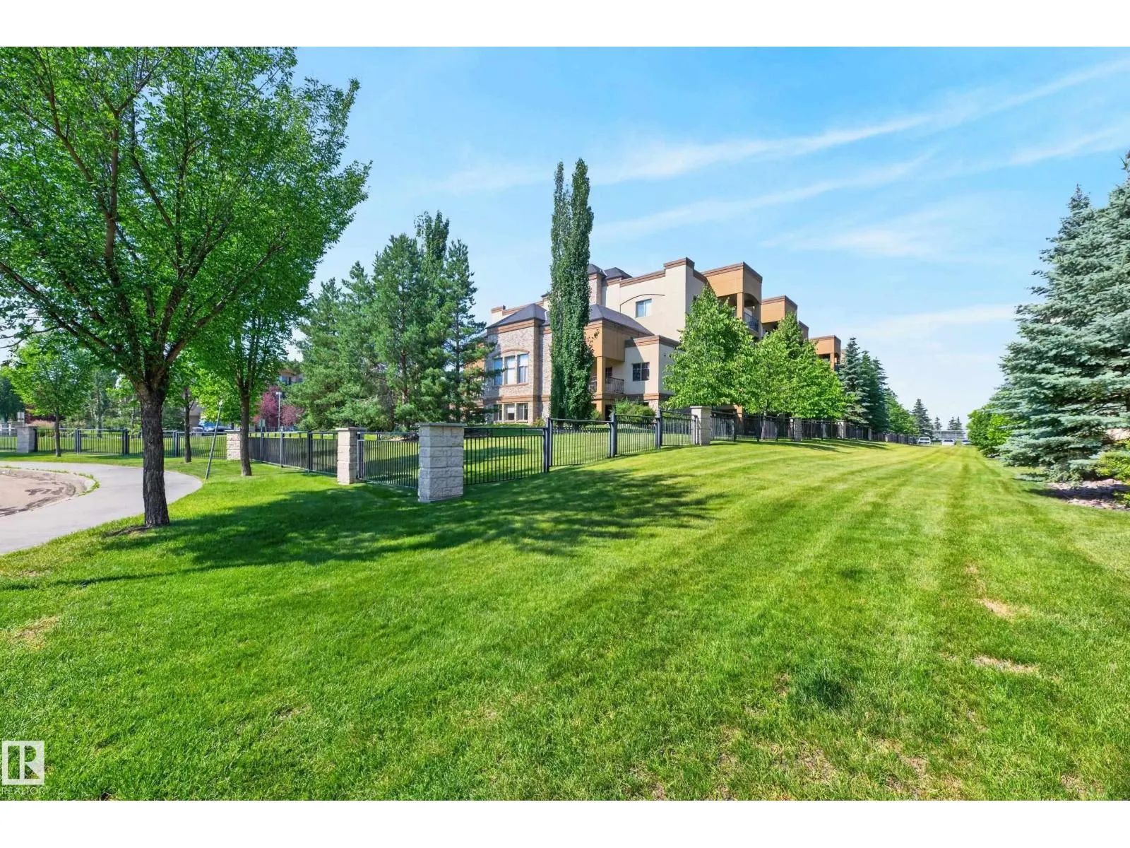 #425 400 PALISADES WY