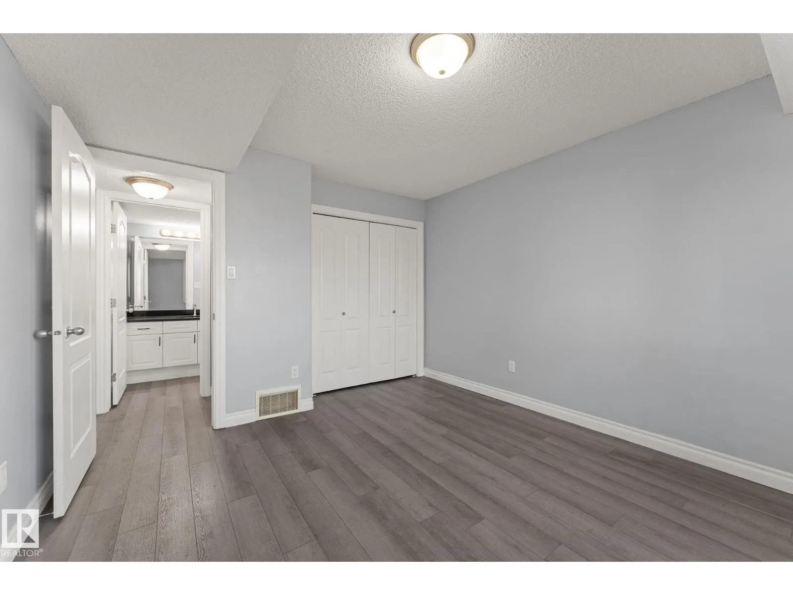 15407 47 ST NW NW