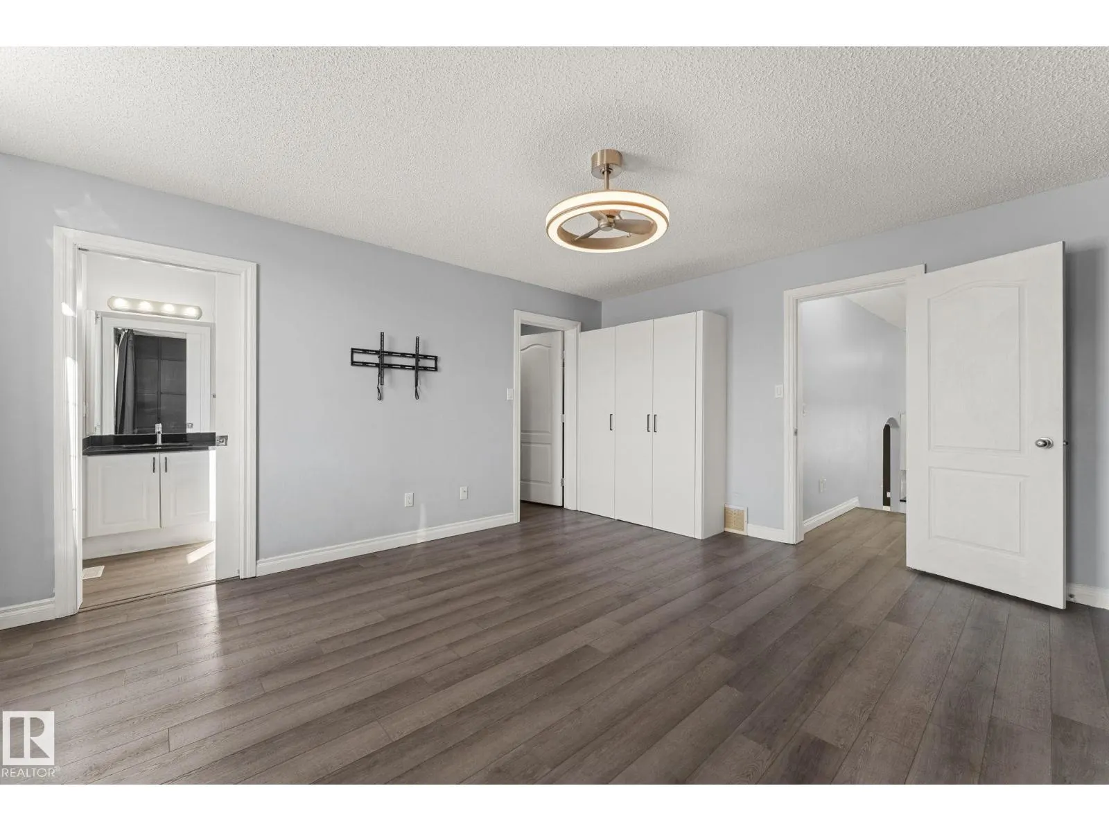15407 47 ST NW NW