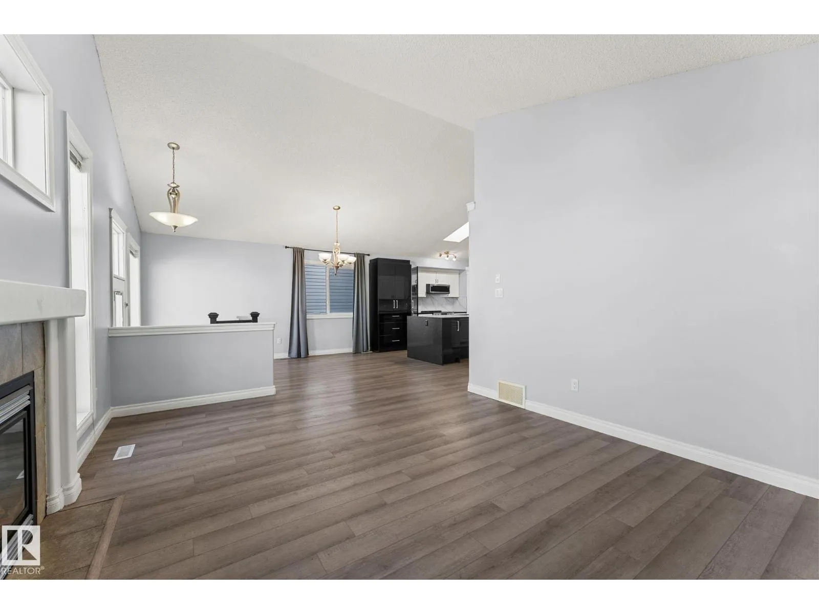 15407 47 ST NW NW