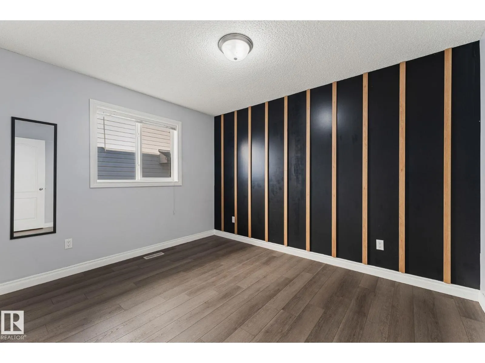 15407 47 ST NW NW