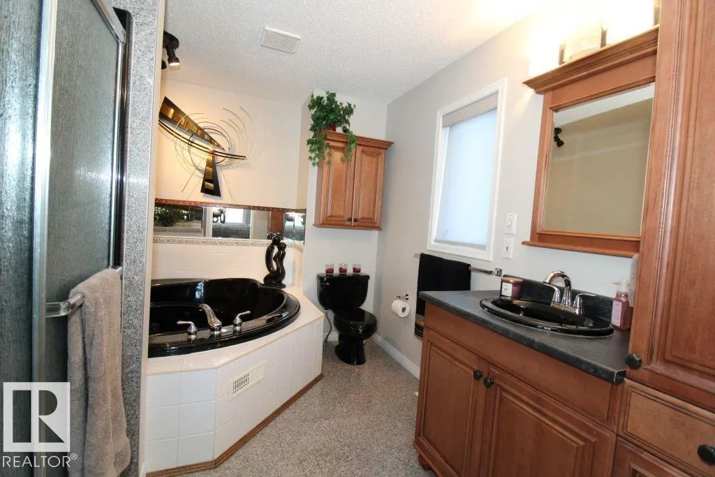 13 DARTMOUTH CR