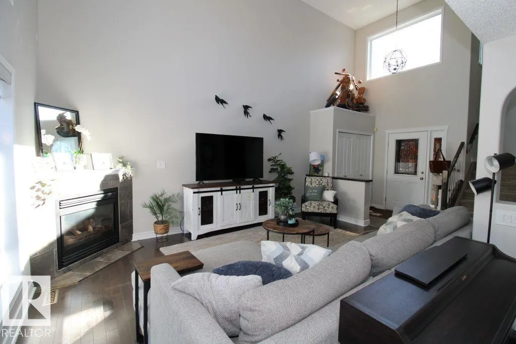 13 DARTMOUTH CR