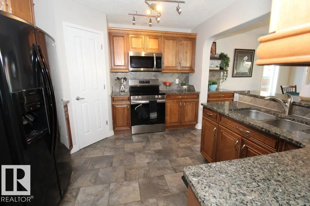 13 DARTMOUTH CR