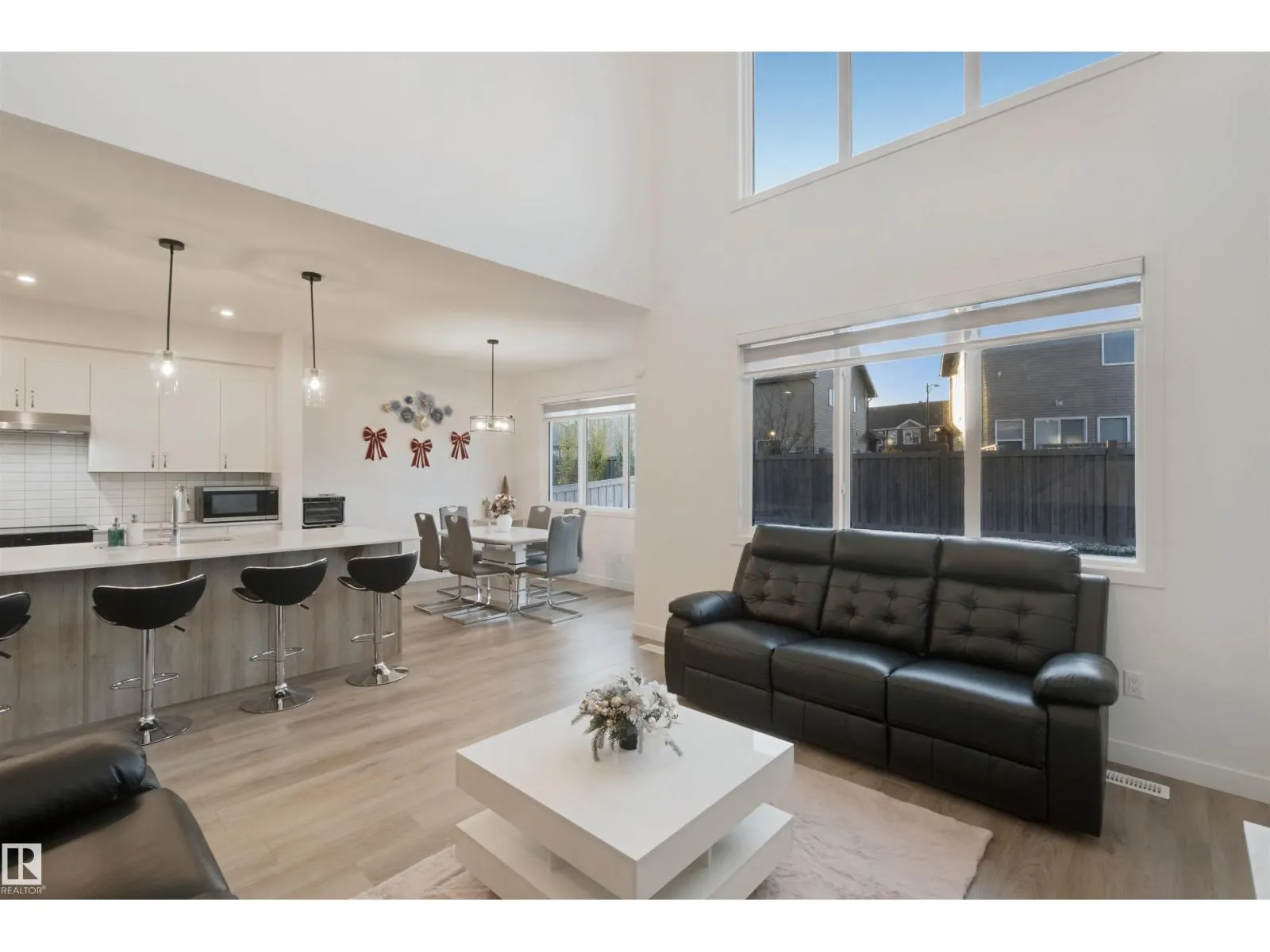 8178 222A ST NW
