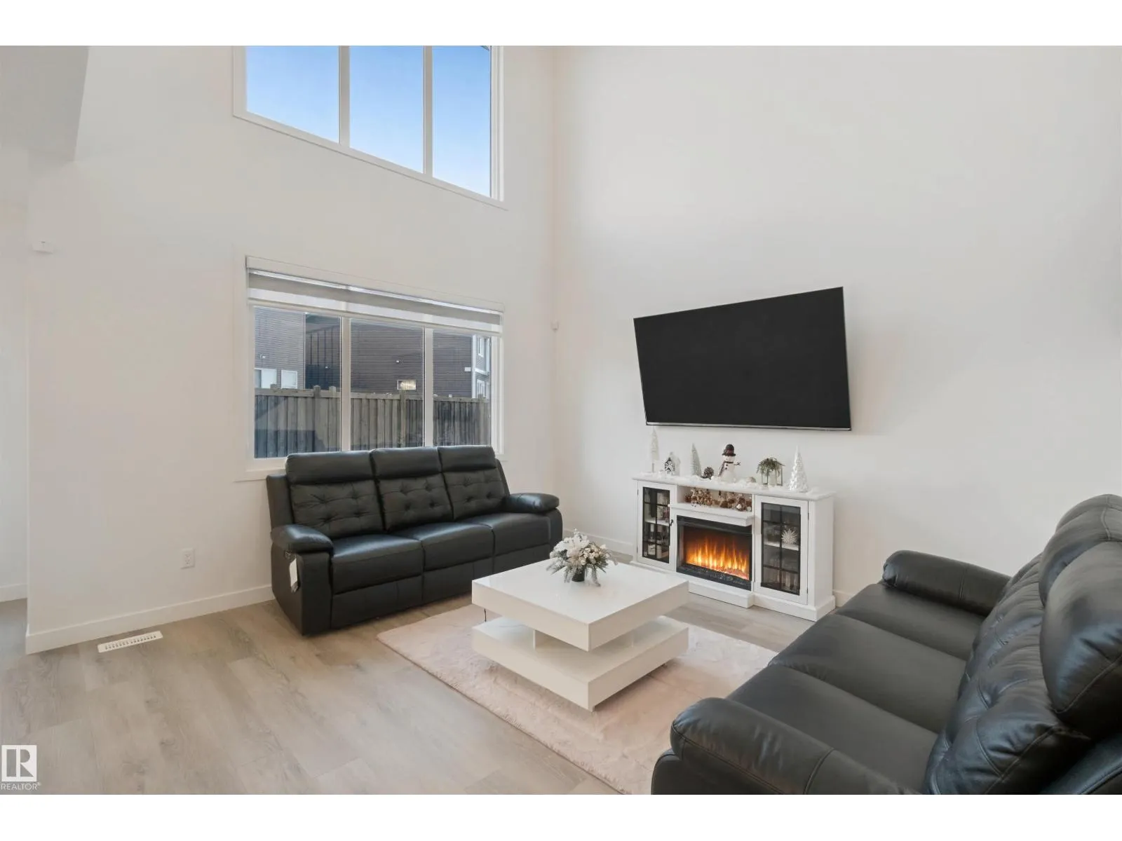 8178 222A ST NW