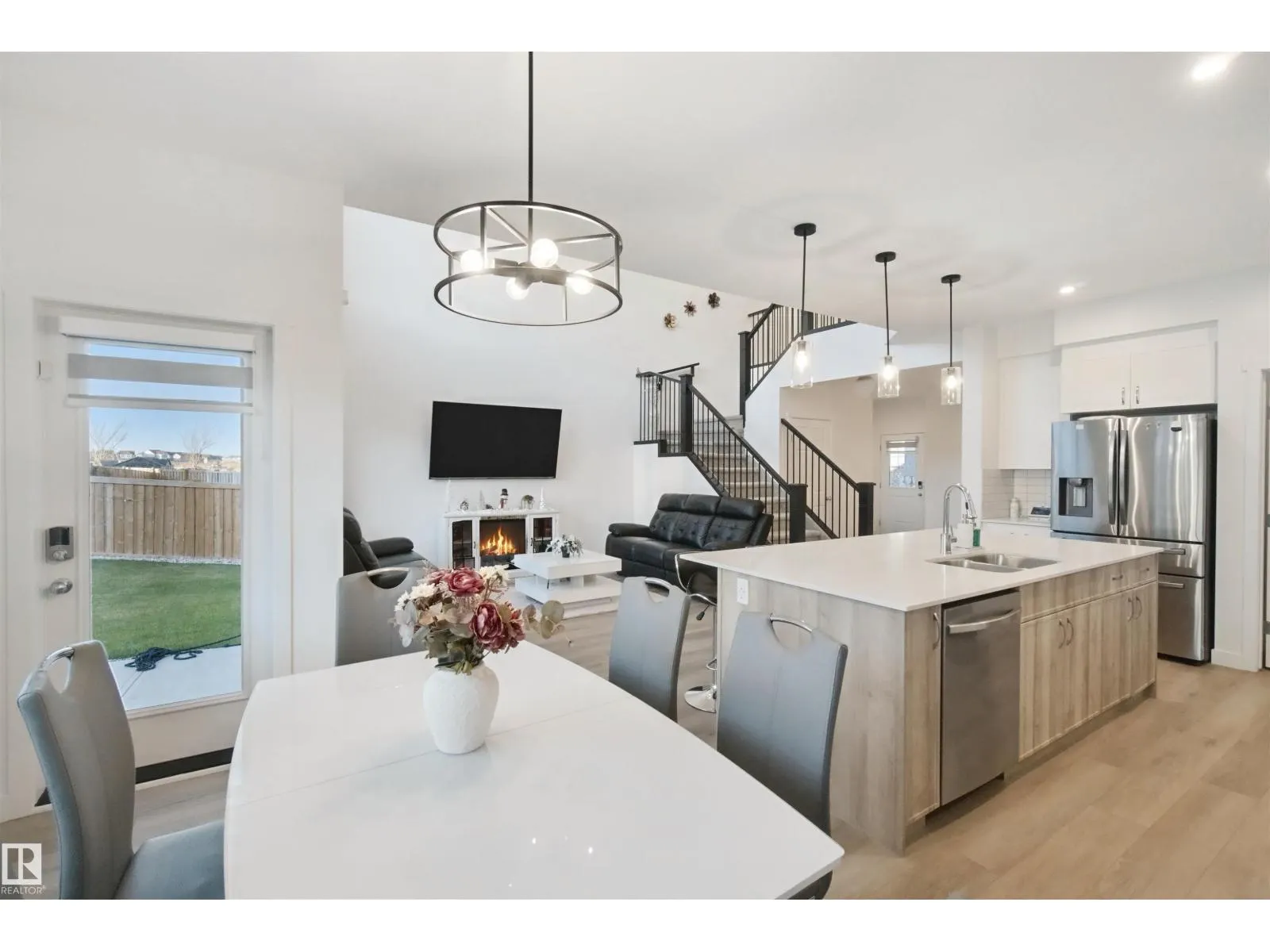 8178 222A ST NW