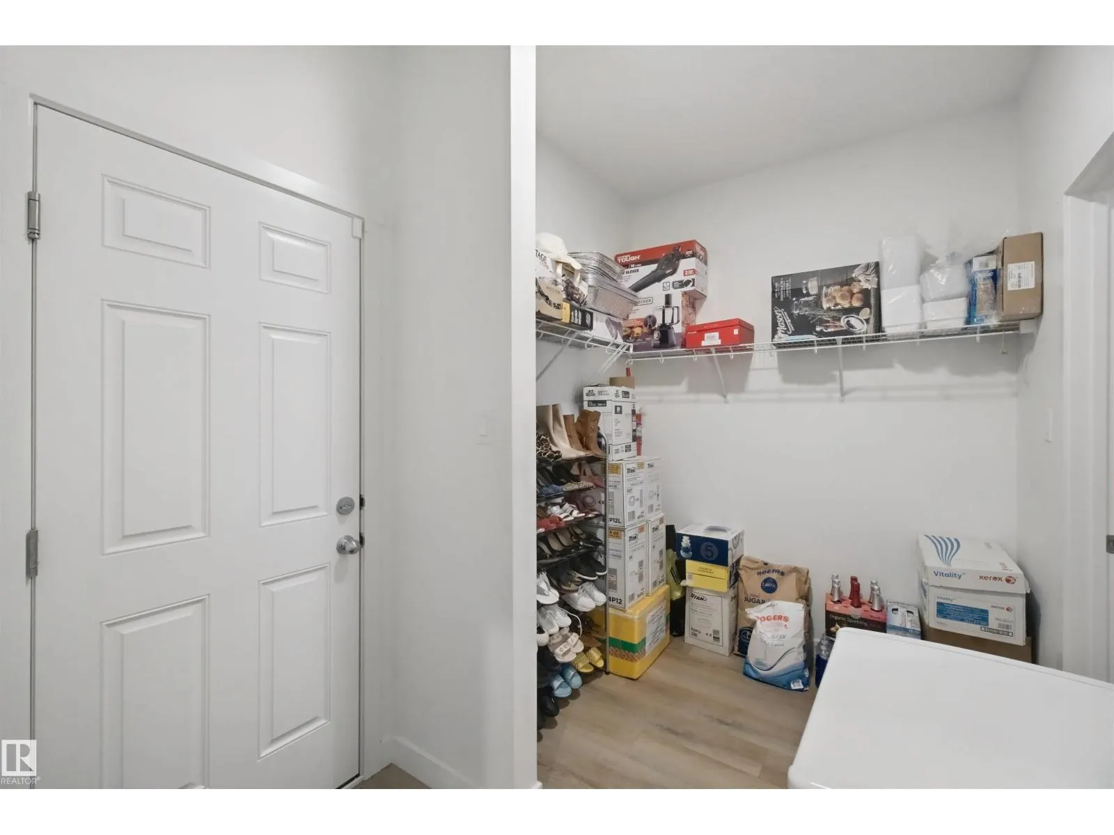 8178 222A ST NW