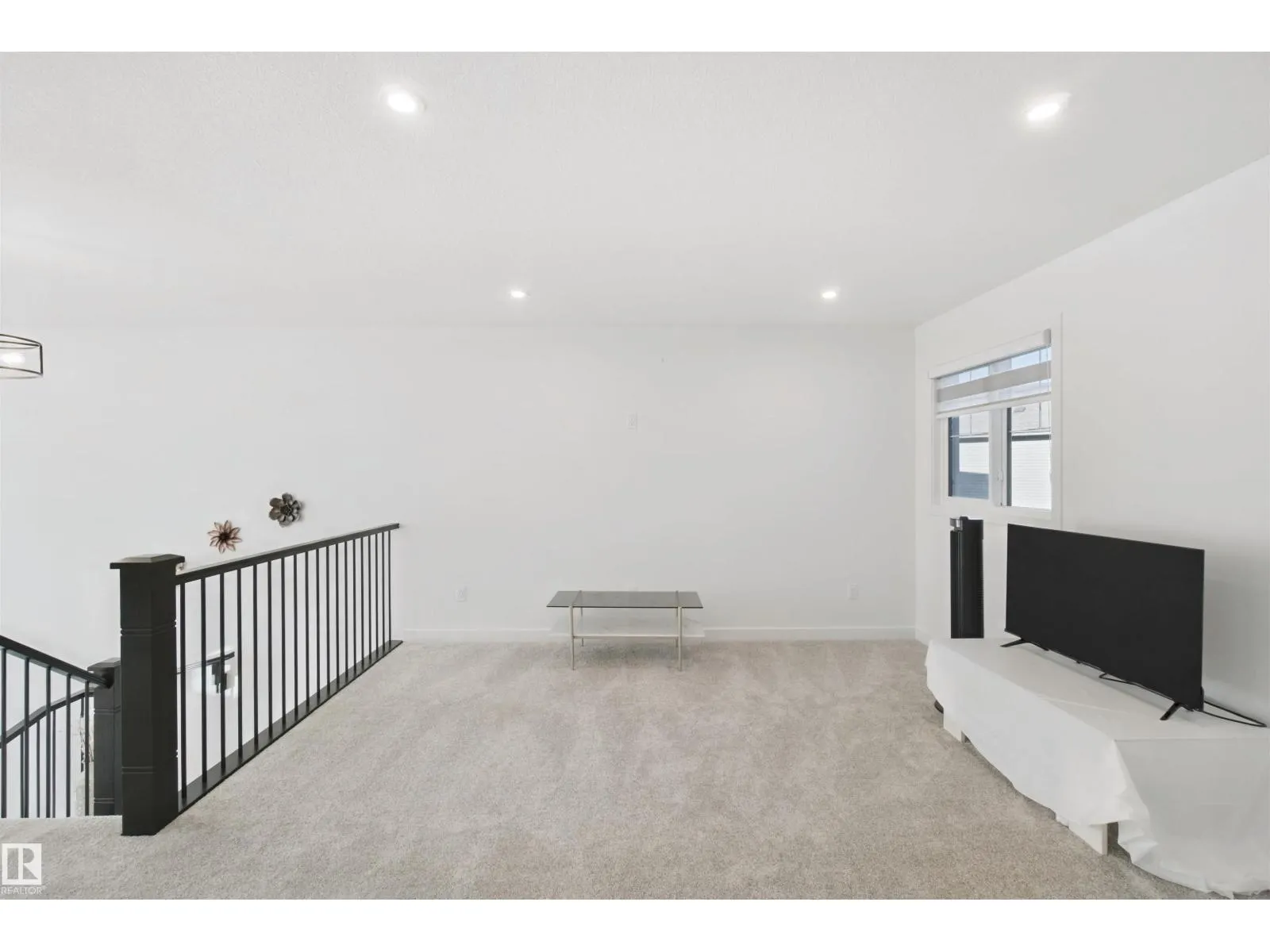 8178 222A ST NW