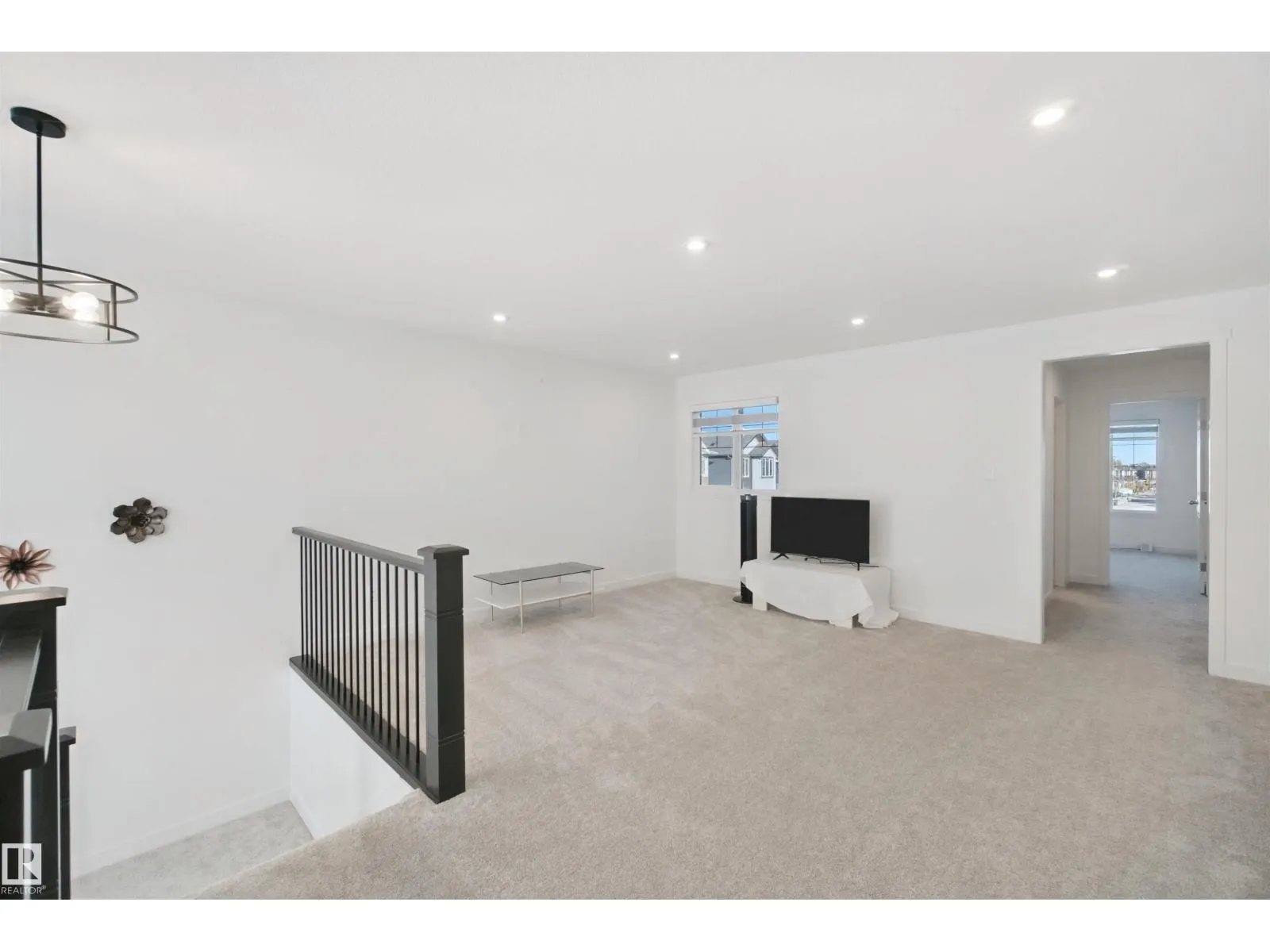 8178 222A ST NW