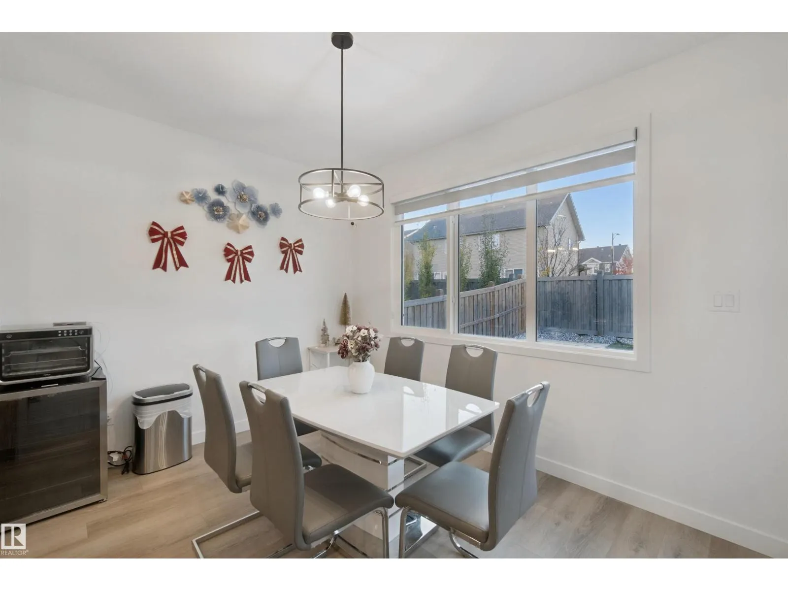 8178 222A ST NW