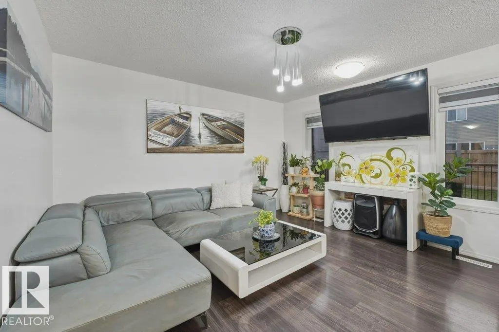 99 SPRINGWOOD WY