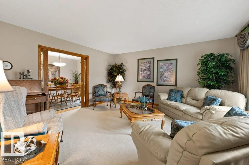 21 LORNE CR