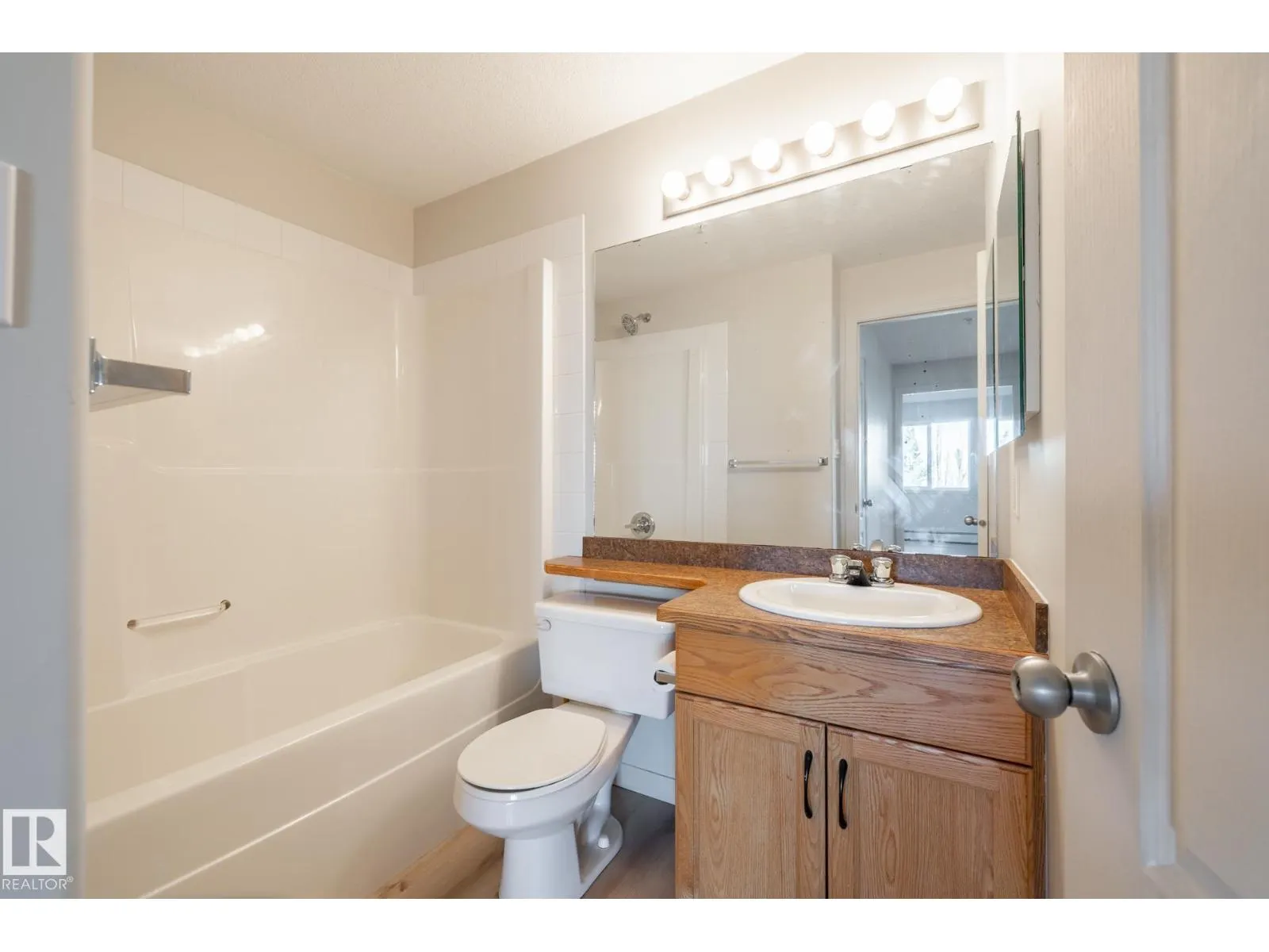 #317 3425 19 ST NW