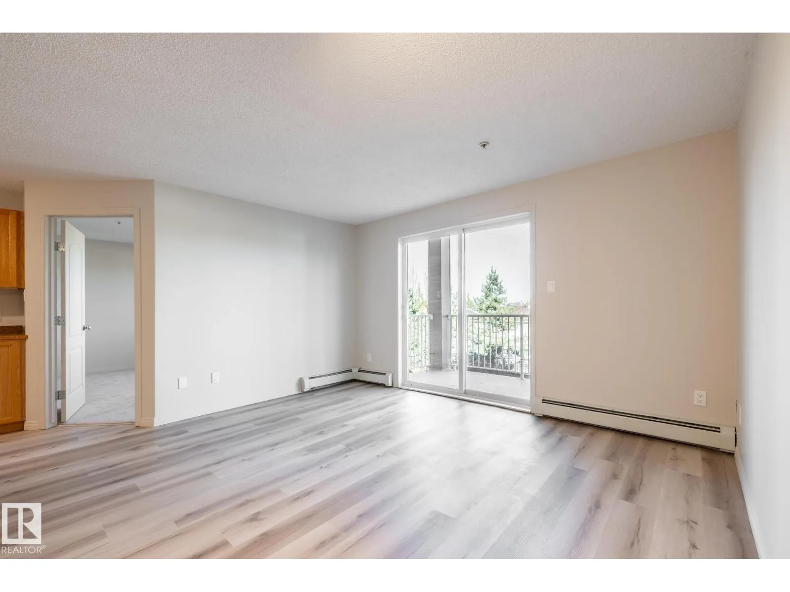 #317 3425 19 ST NW