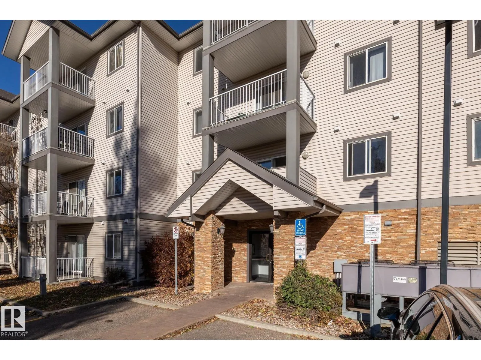 #317 3425 19 ST NW