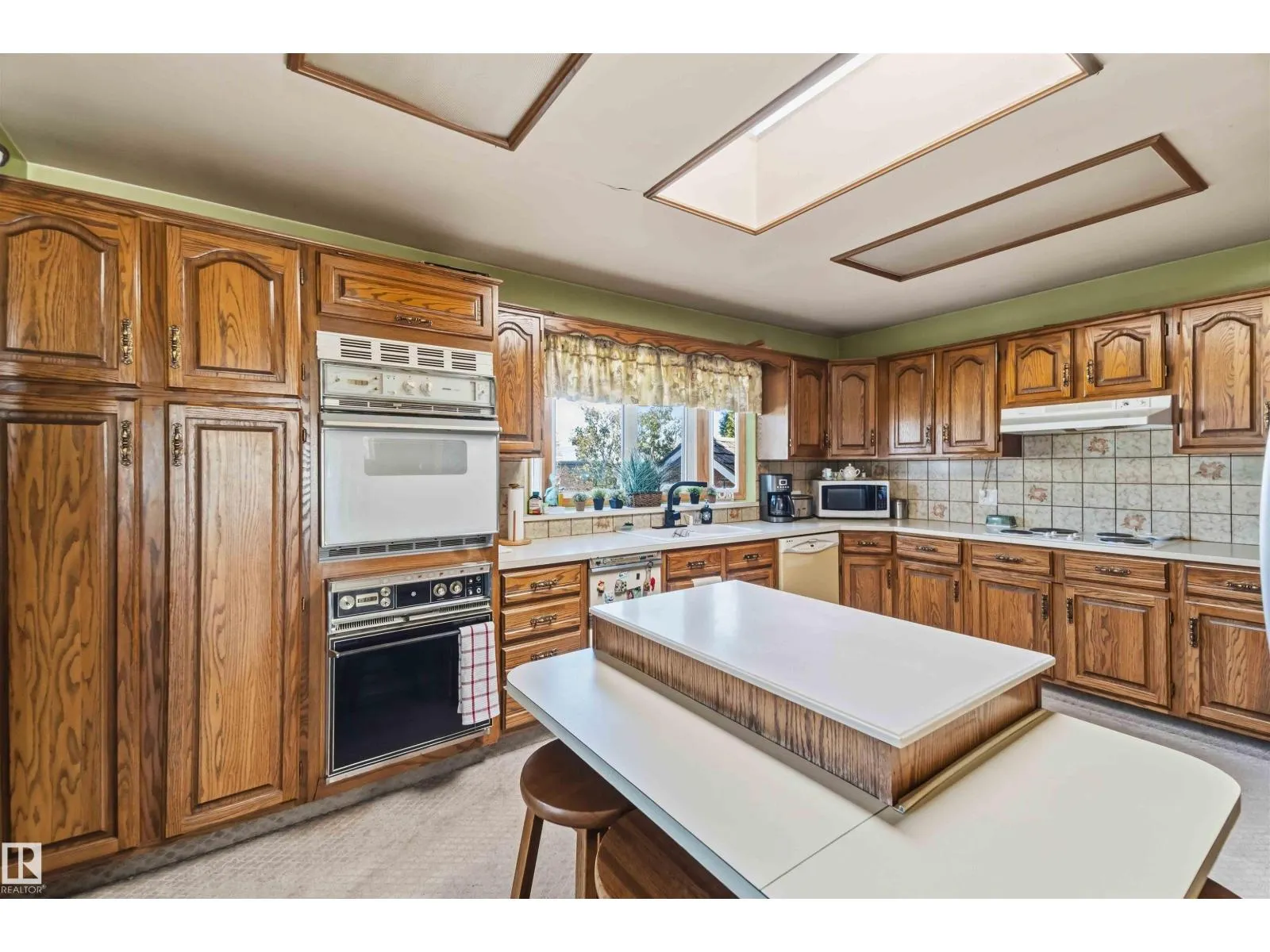 10928 41A AV NW