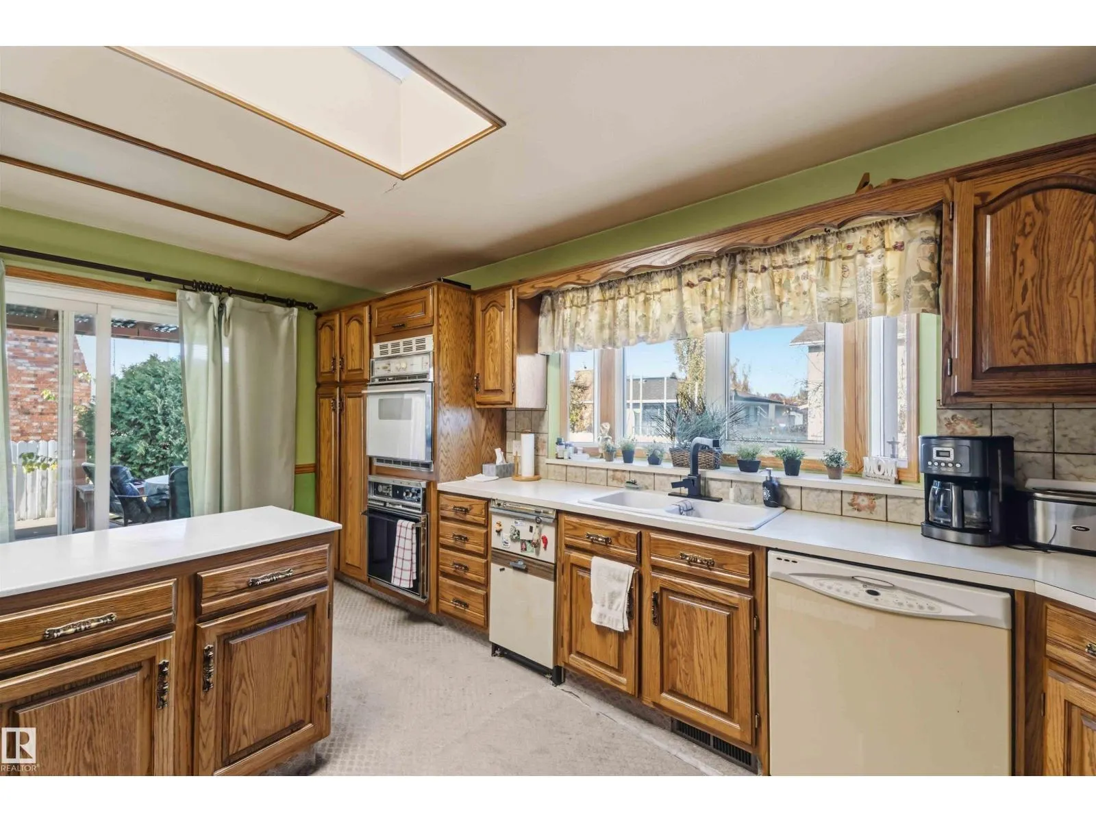 10928 41A AV NW