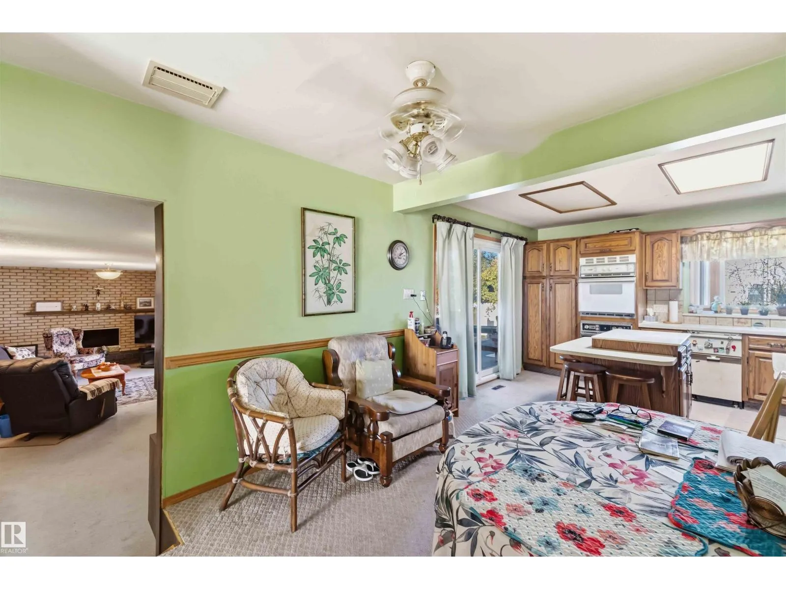 10928 41A AV NW