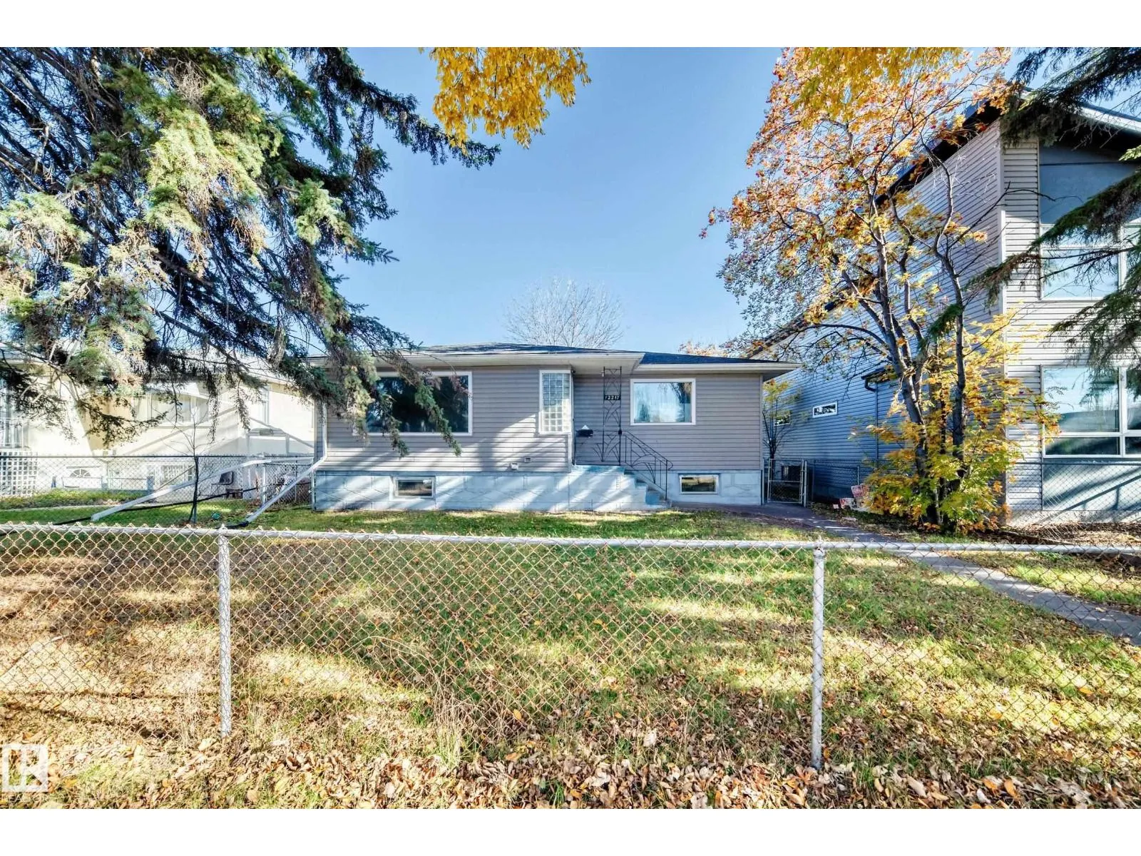 12217 88 ST NW
