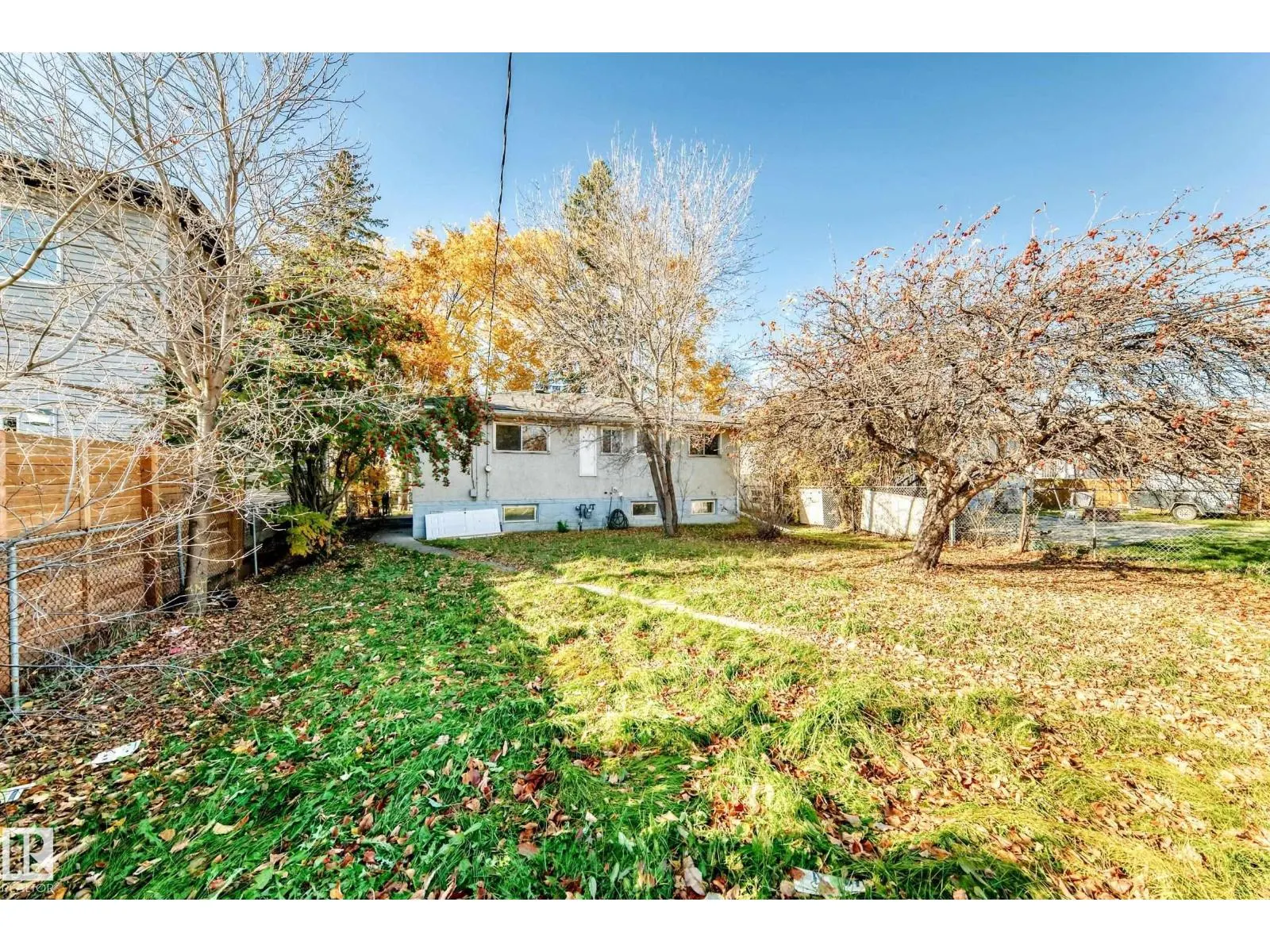 12217 88 ST NW
