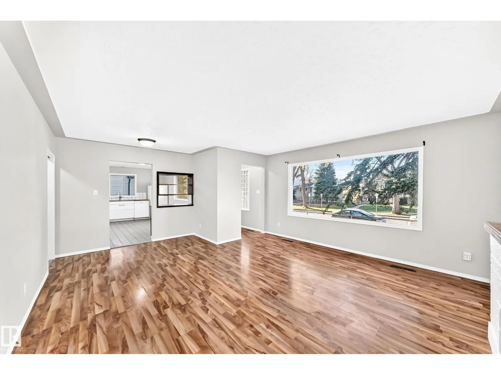 12217 88 ST NW