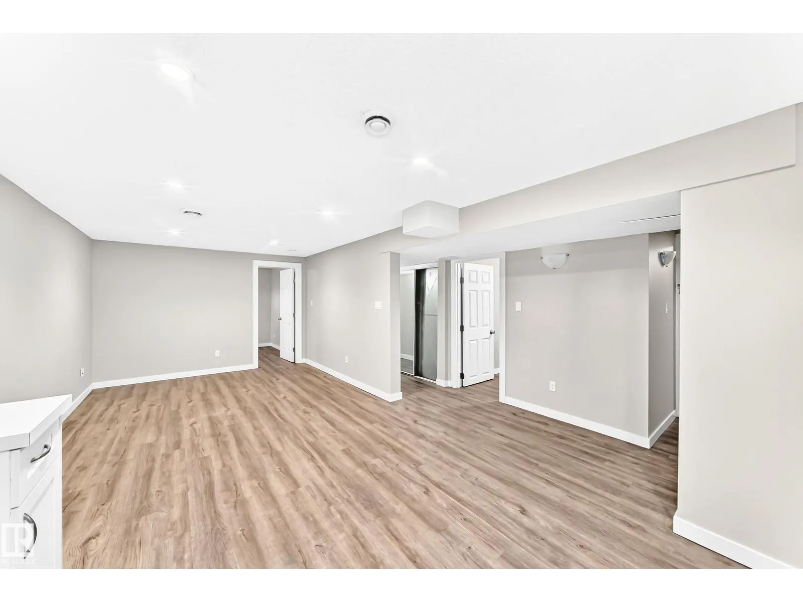 12217 88 ST NW