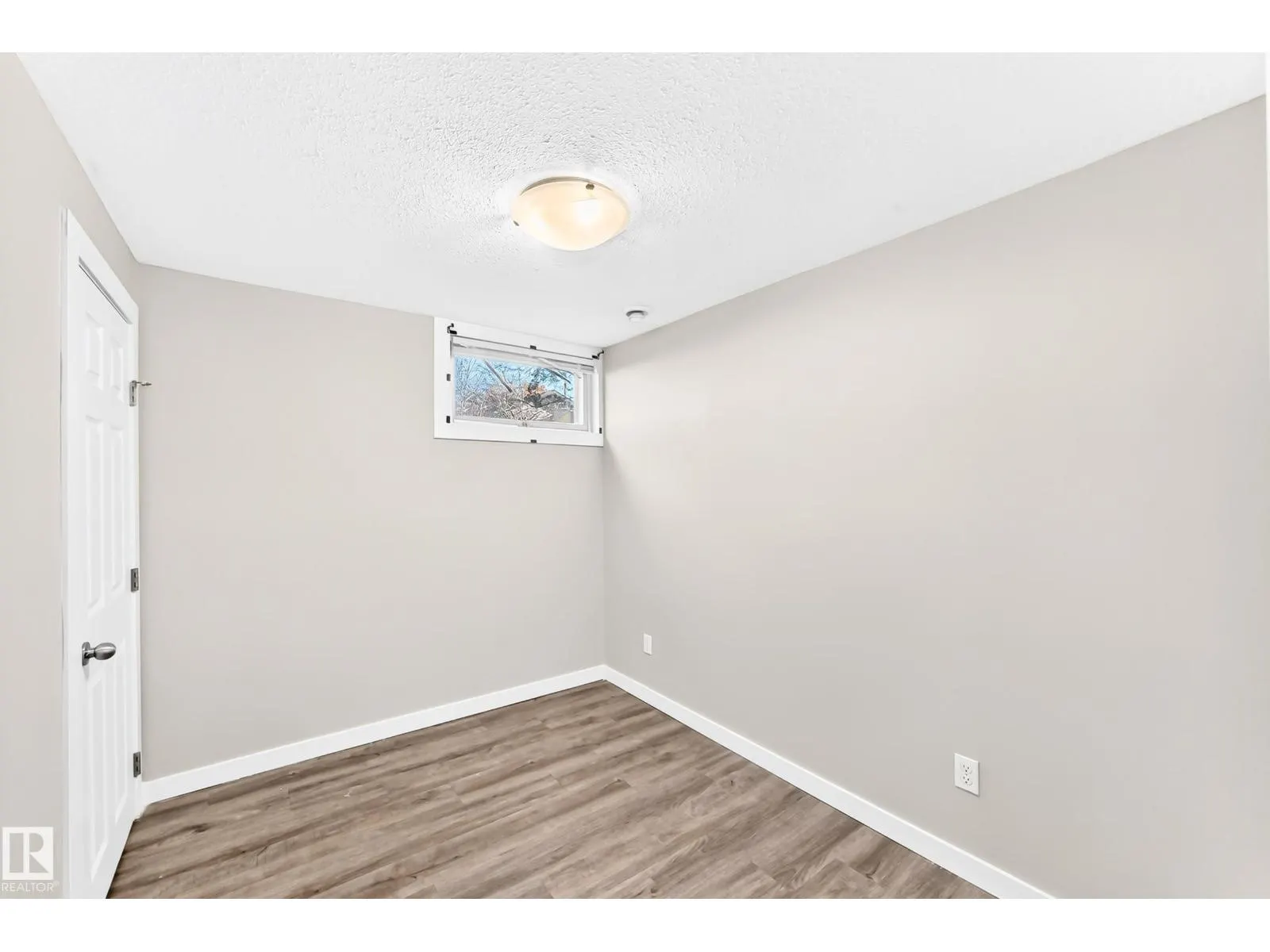 12217 88 ST NW