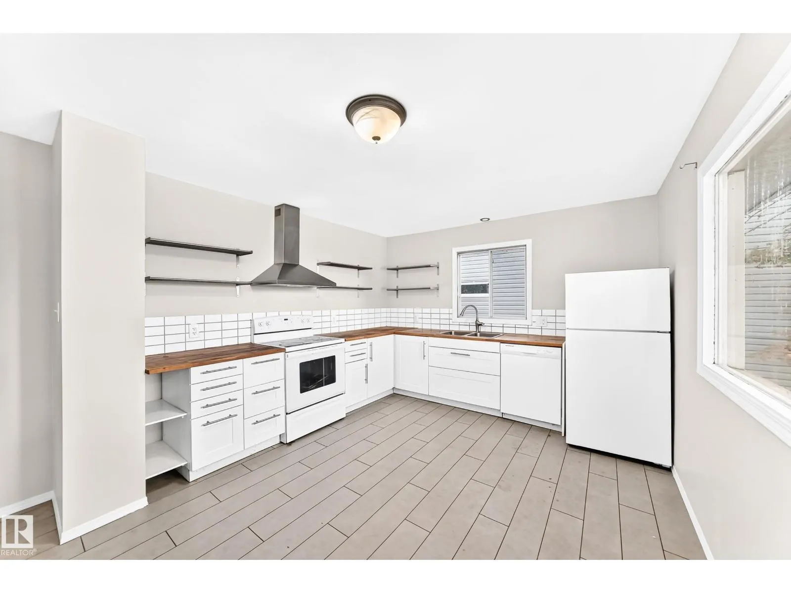 12217 88 ST NW