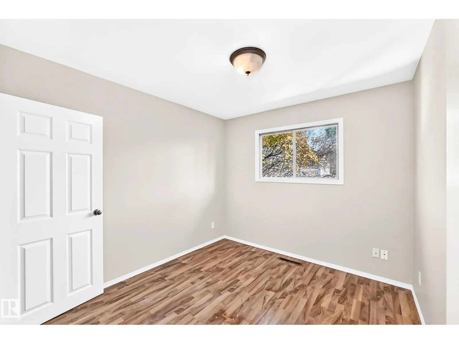 12217 88 ST NW