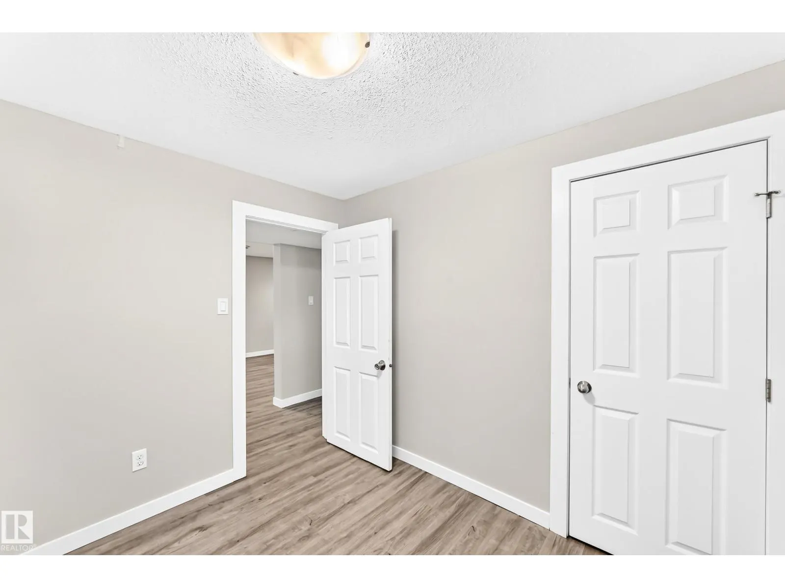 12217 88 ST NW