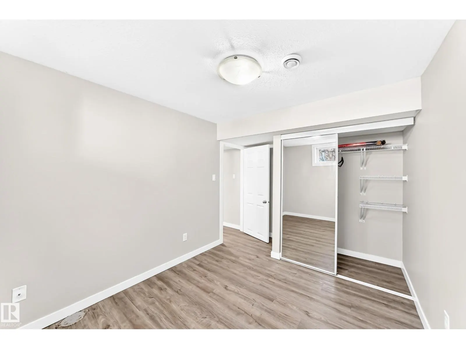 12217 88 ST NW