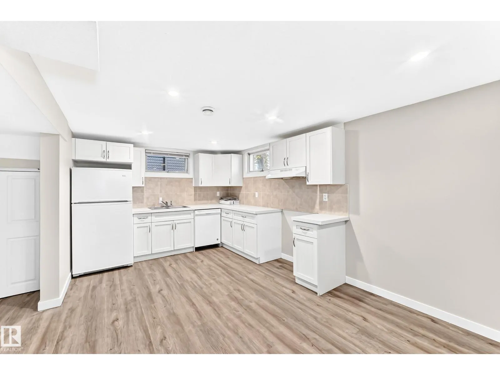12217 88 ST NW