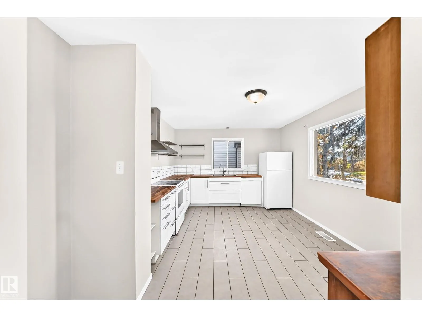 12217 88 ST NW