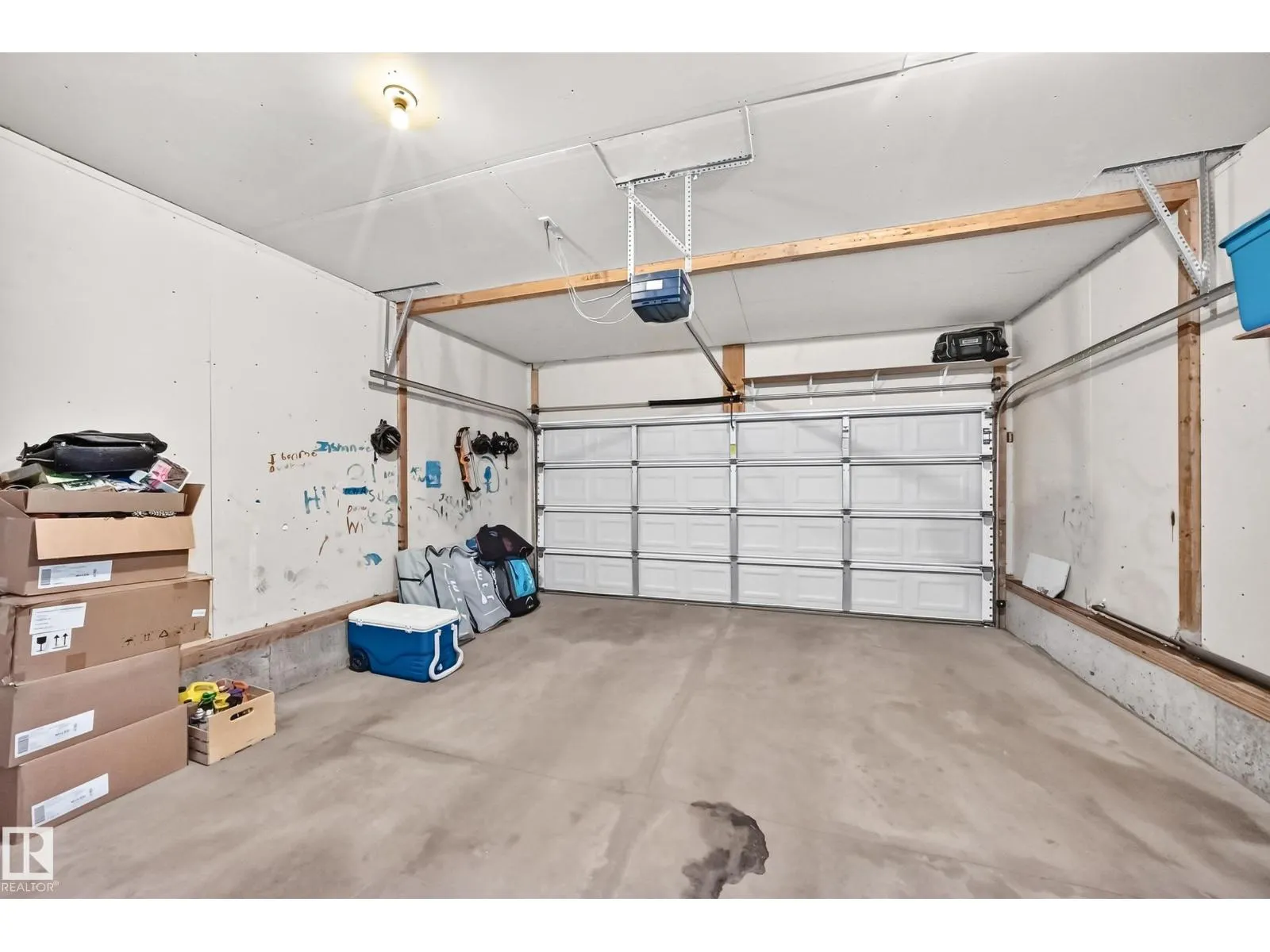 13528 141 AV NW