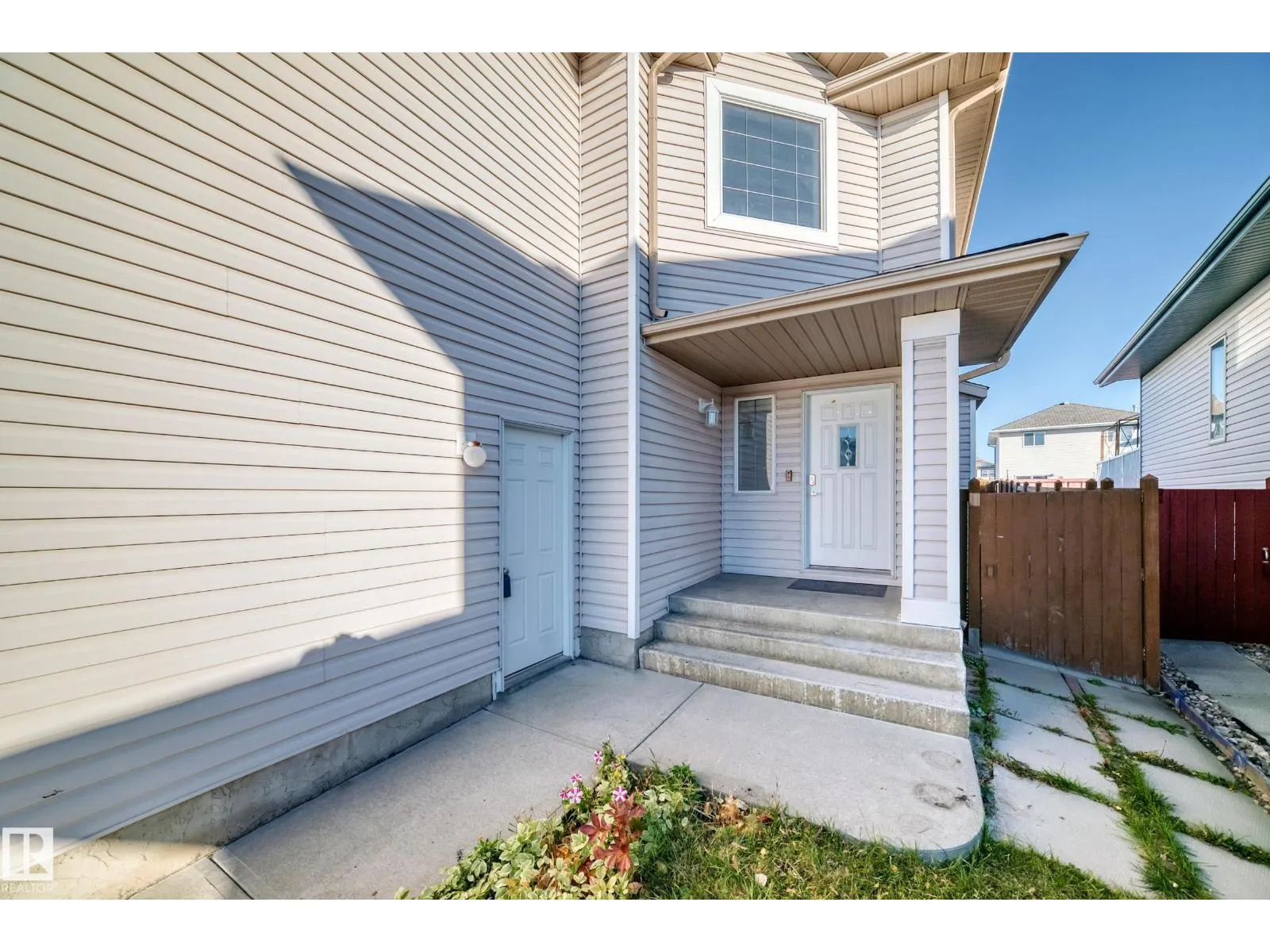 13528 141 AV NW