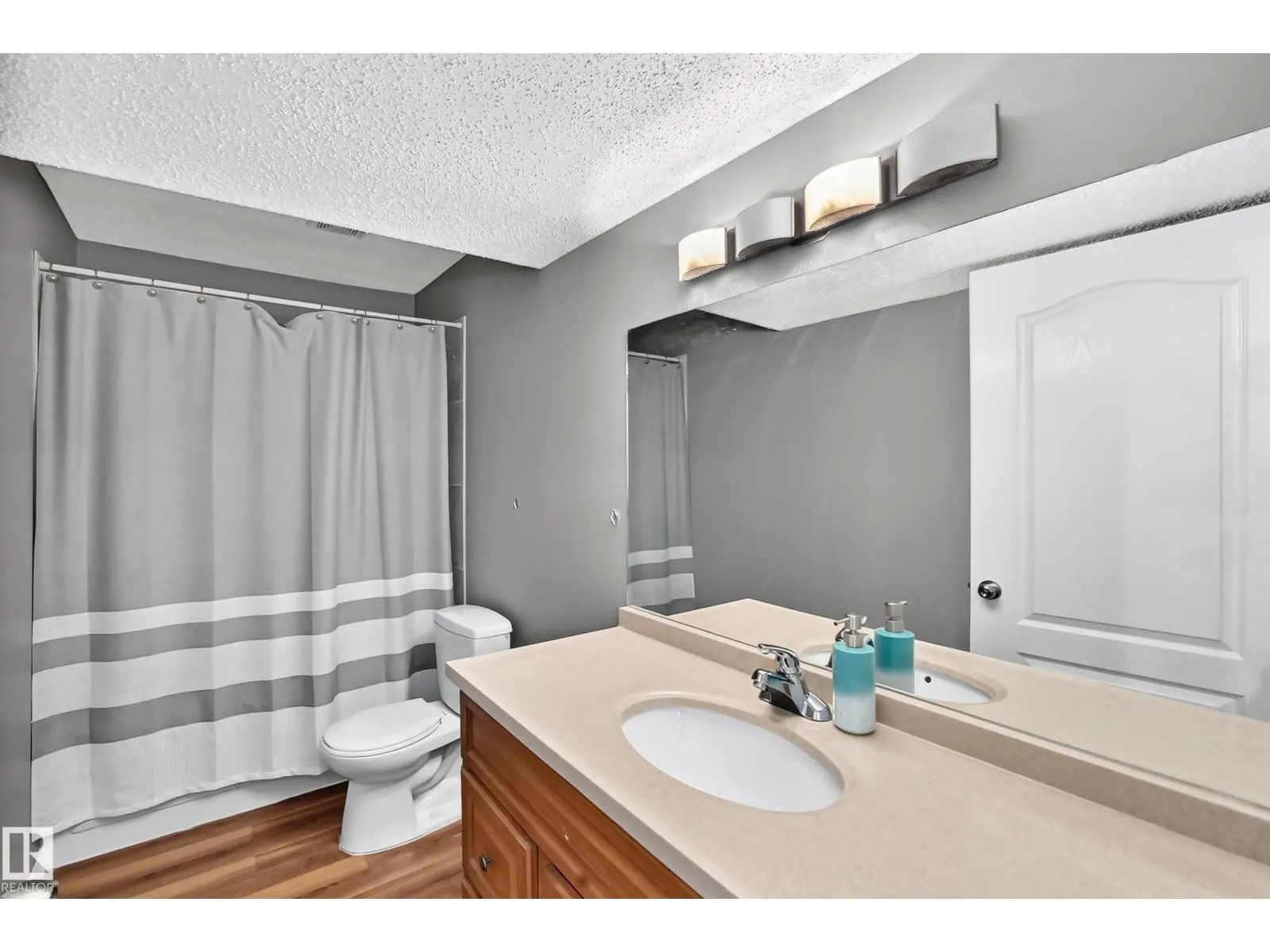 13528 141 AV NW