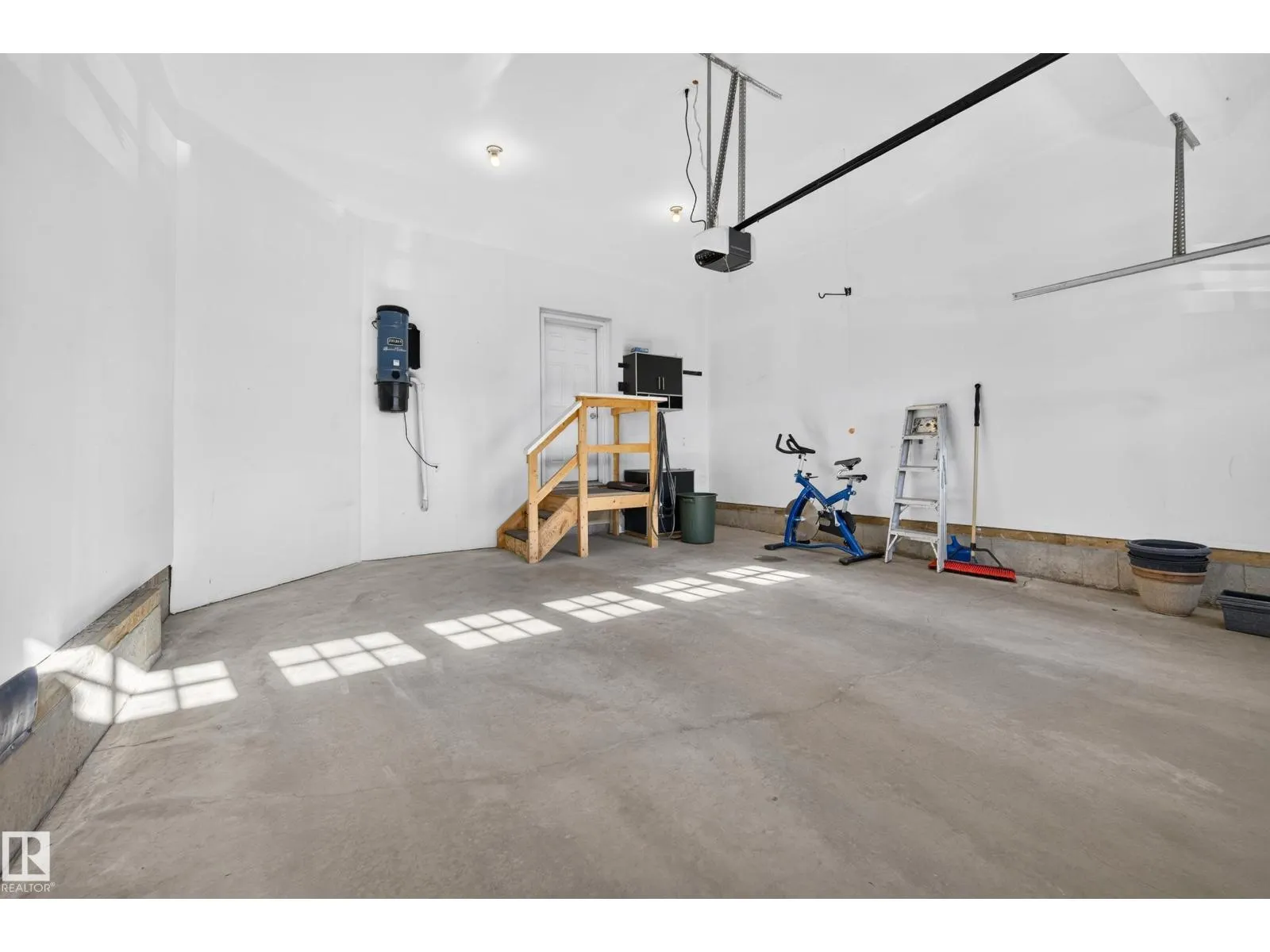 #404 41 SUMMERWOOD BV