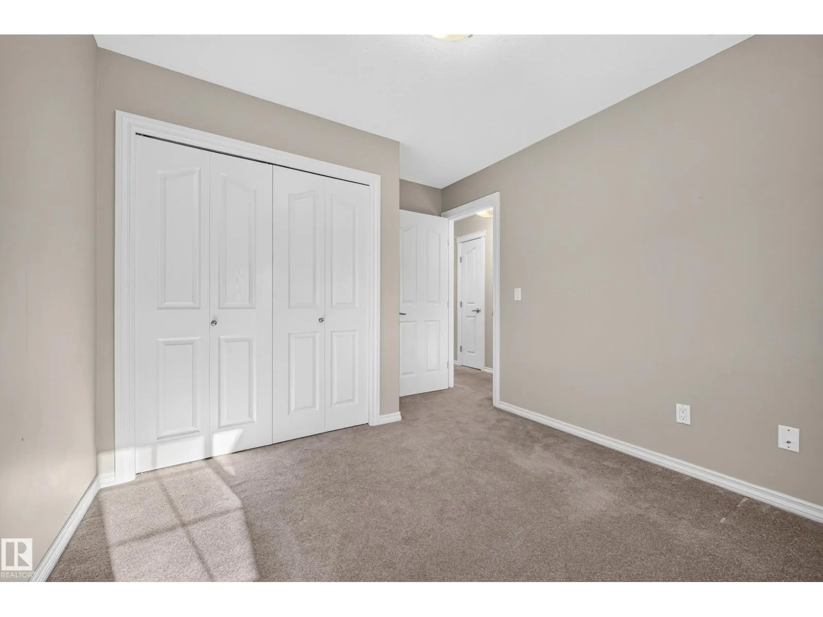 #404 41 SUMMERWOOD BV