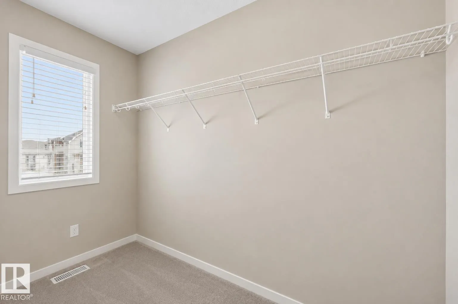 #4 320 SECORD BV NW