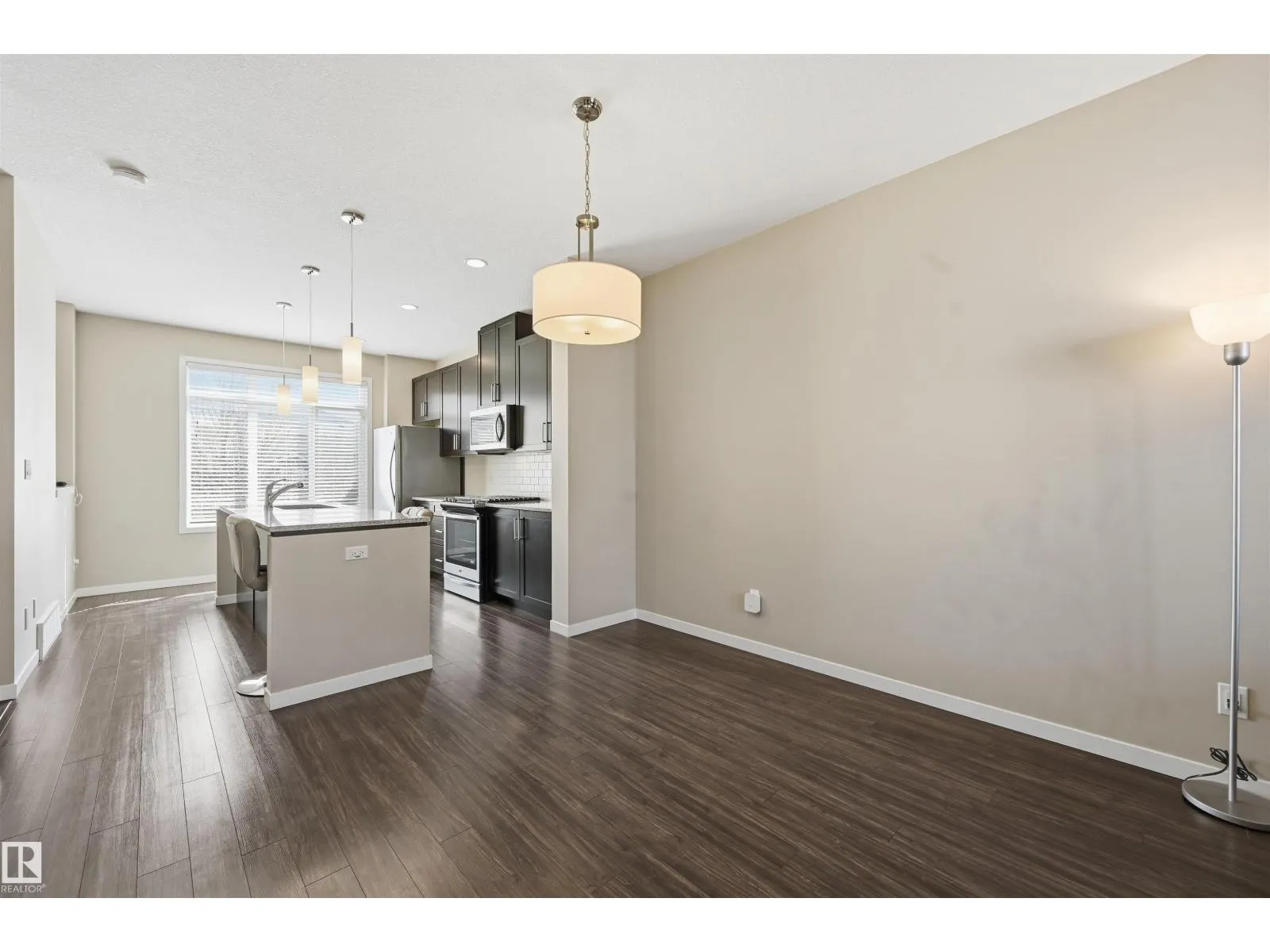 #4 320 SECORD BV NW