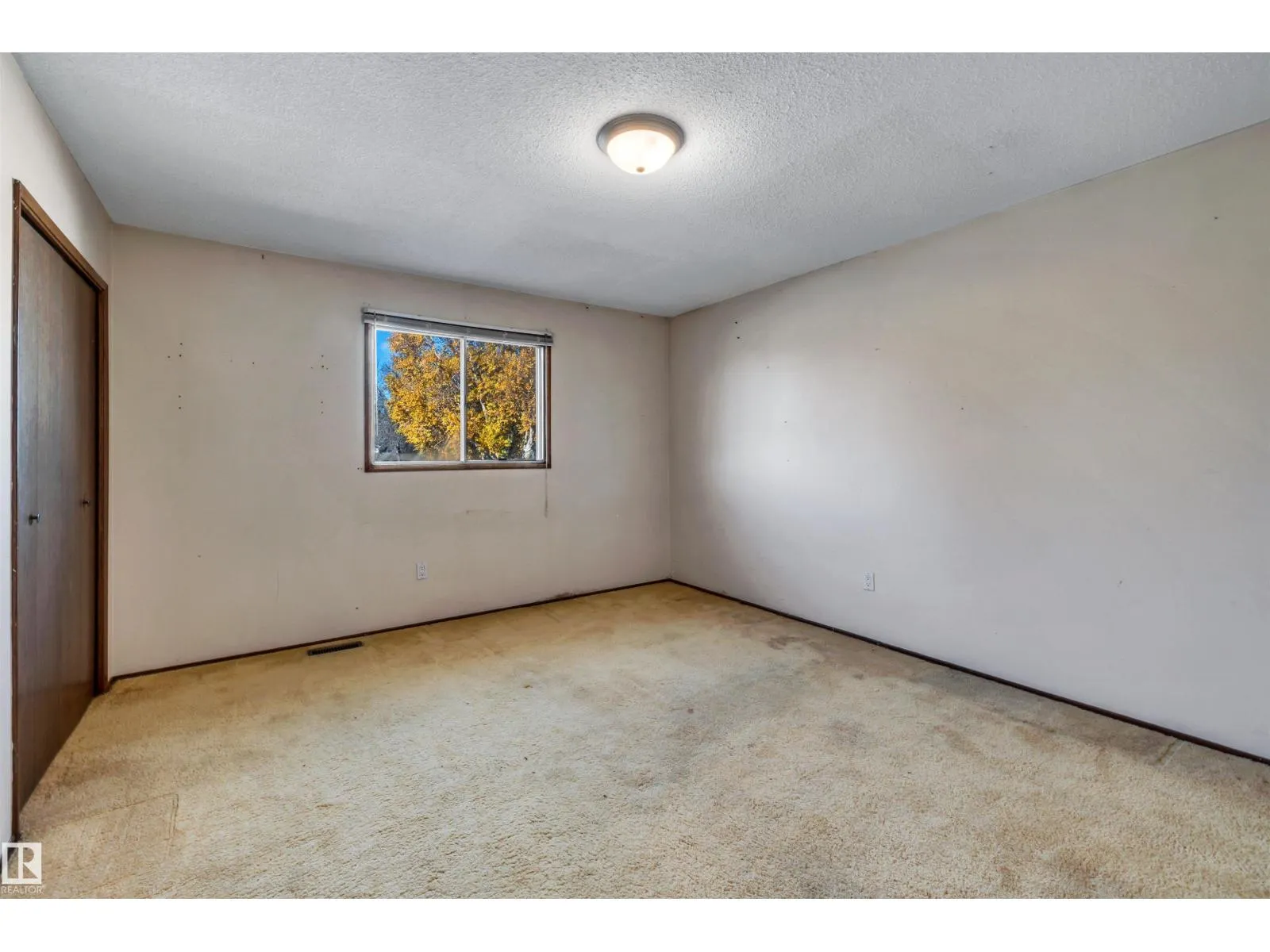 26 GLENWOOD CR