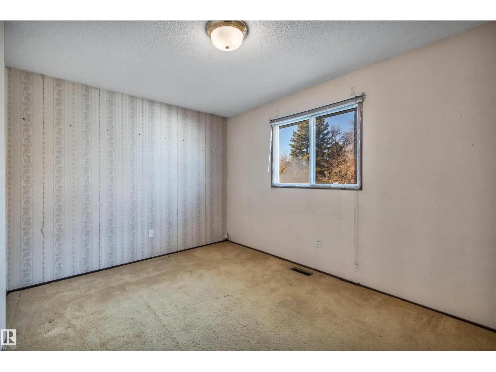 26 GLENWOOD CR