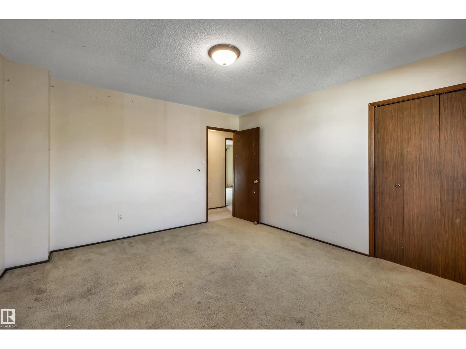 26 GLENWOOD CR