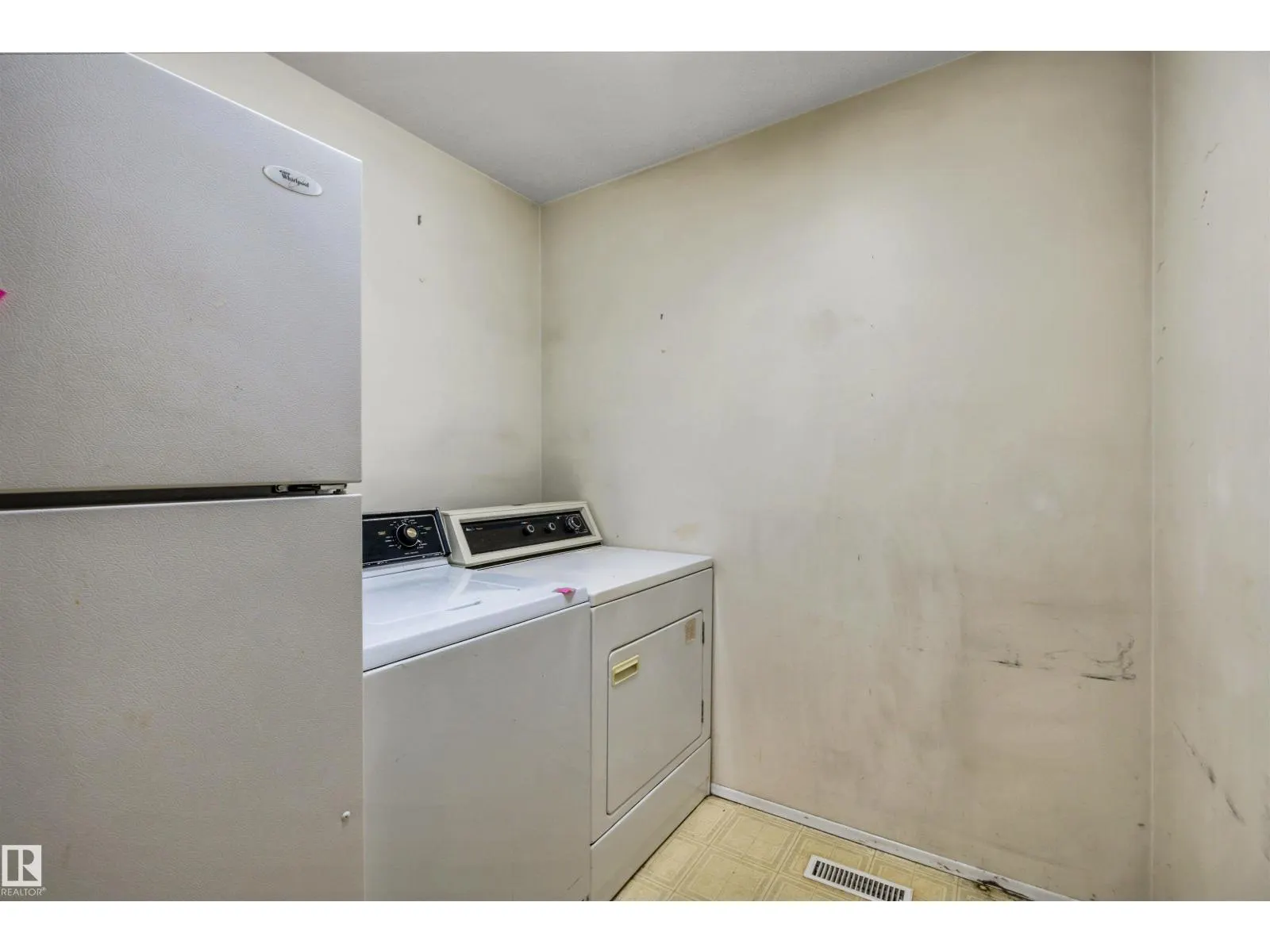 26 GLENWOOD CR