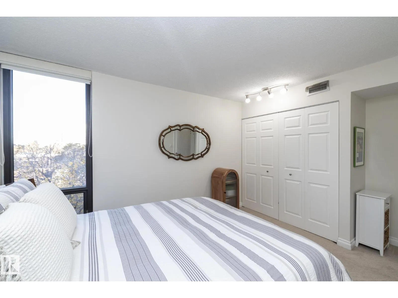 #503 10025 113 ST NW