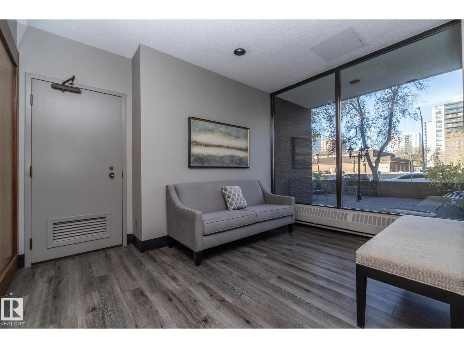 #503 10025 113 ST NW
