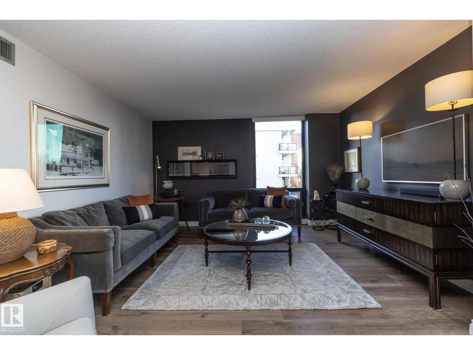 #503 10025 113 ST NW