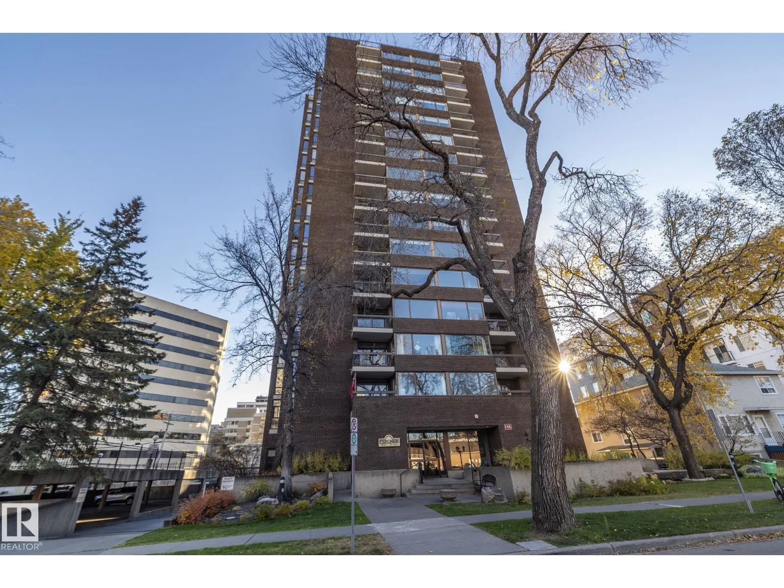 #503 10025 113 ST NW